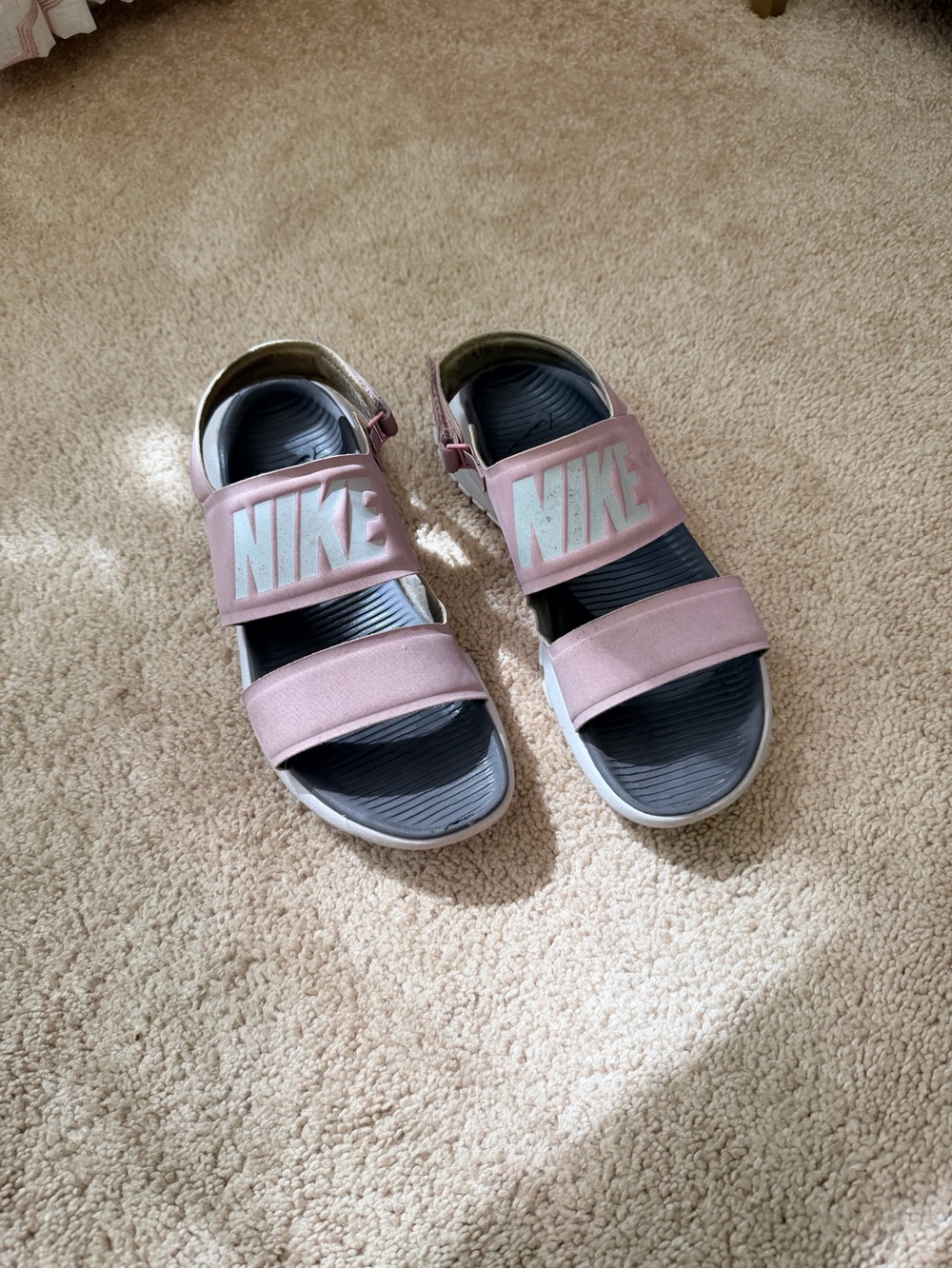 Nike women’s Light Pink Hook-and-Loop Slide Sandals